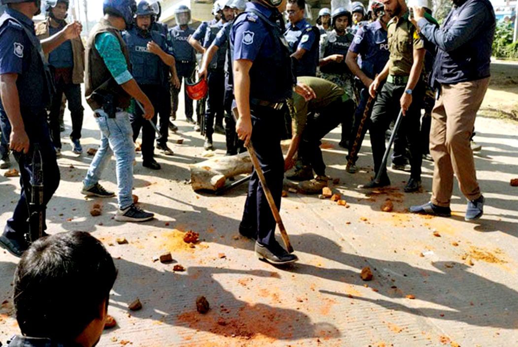 বগুড়ায় পুলিশের হস্তক্ষেপে ছত্রভঙ্গ বিএনপির মিছিল