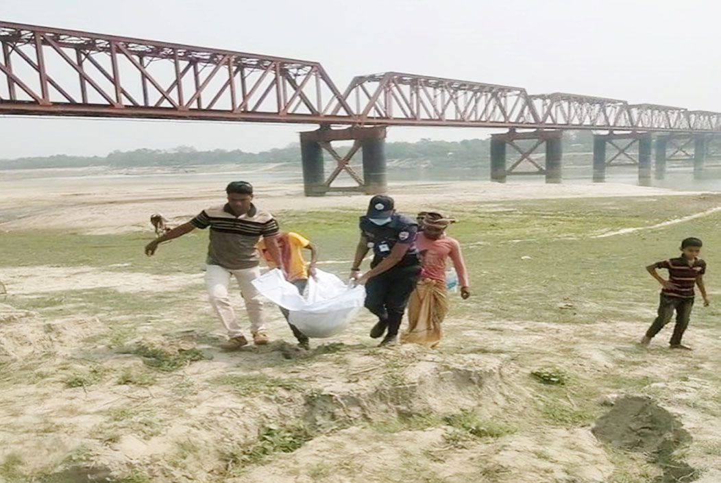 কুষ্টিয়ার কুমারখালীতে ট্রেনে কাটা পড়ে অজ্ঞাত নারীর মৃত্যু