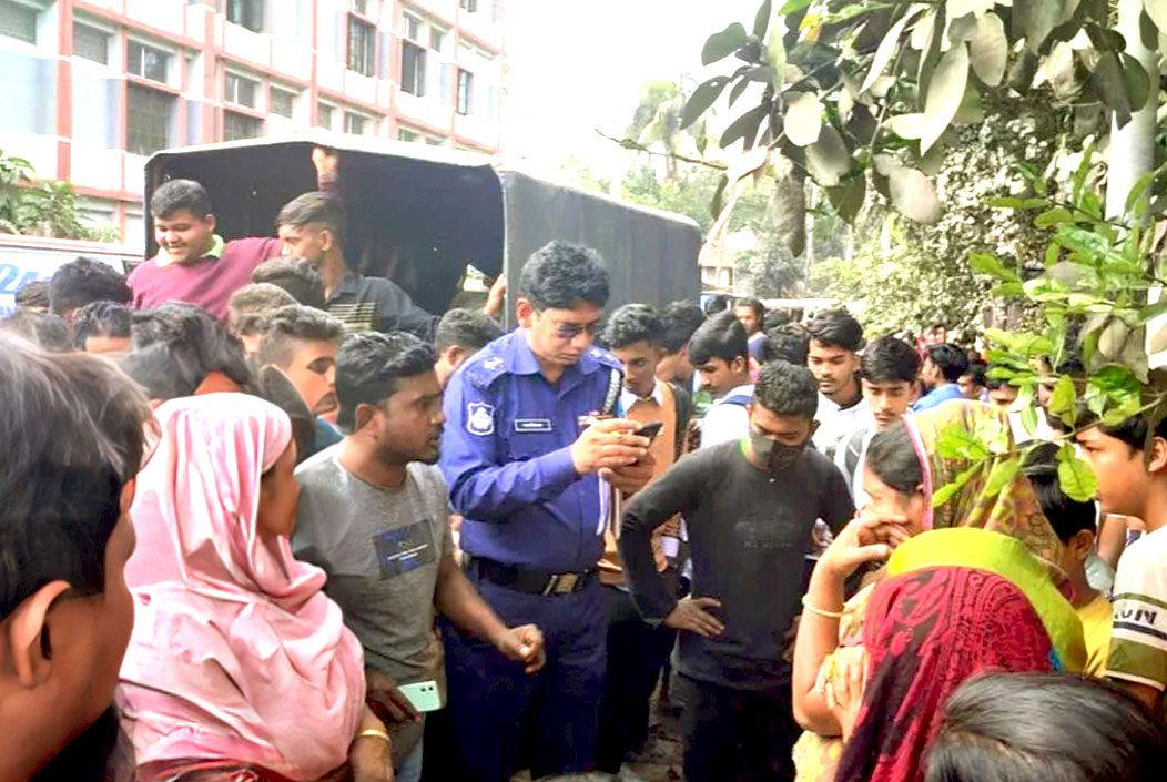 মুন্সীগঞ্জের শ্রীনগরে ট্রাকের ধাক্কায় কলেজছাত্রীর মৃত্যু