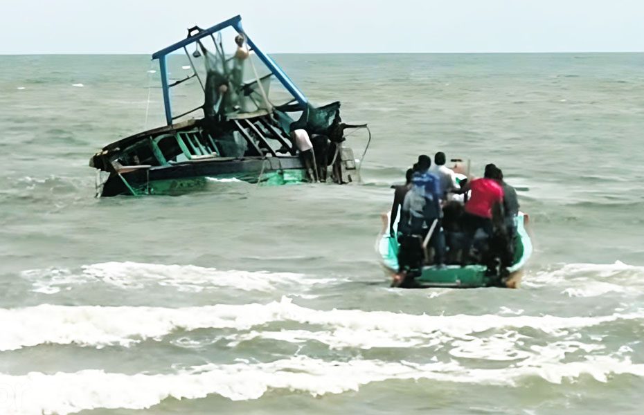 আরব সাগরে নৌকাডুবির ঘটনায় ১২ পাকিস্তানি জেলের মৃত্যু