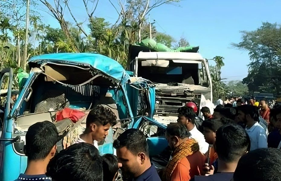 লক্ষ্মীপুরে ড্রাম ট্রাক ও পিকআপের সংঘর্ষে একজন নিহত, আহত ২