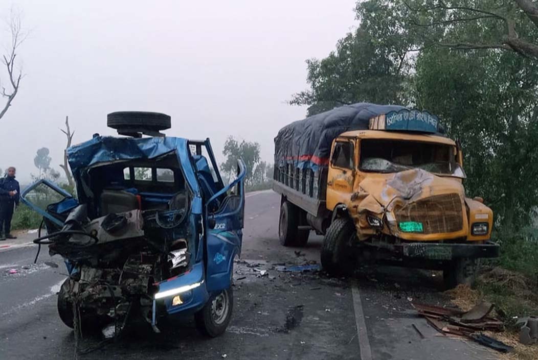 সিরাজগঞ্জের তাড়াশে ট্রাক ও পিকআপের সংঘর্ষে নিহত ১, আহত ৩