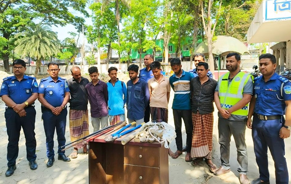 ময়মনসিংহের ত্রিশালে ২৫ মামলার আসামিসহ ৭ ডাকাত আটক