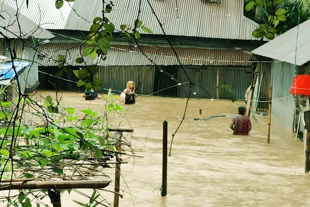 বৃষ্টি ও পাহাড়ি ঢলে ভাসছে সিলেট অঞ্চল