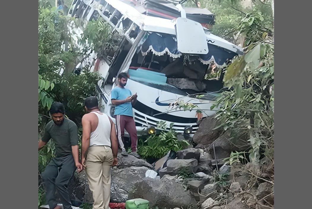 ভারতের জম্মু-কাশ্মীরে সন্ত্রাসী হামলায় নিহত ৯, আহত ৩৩