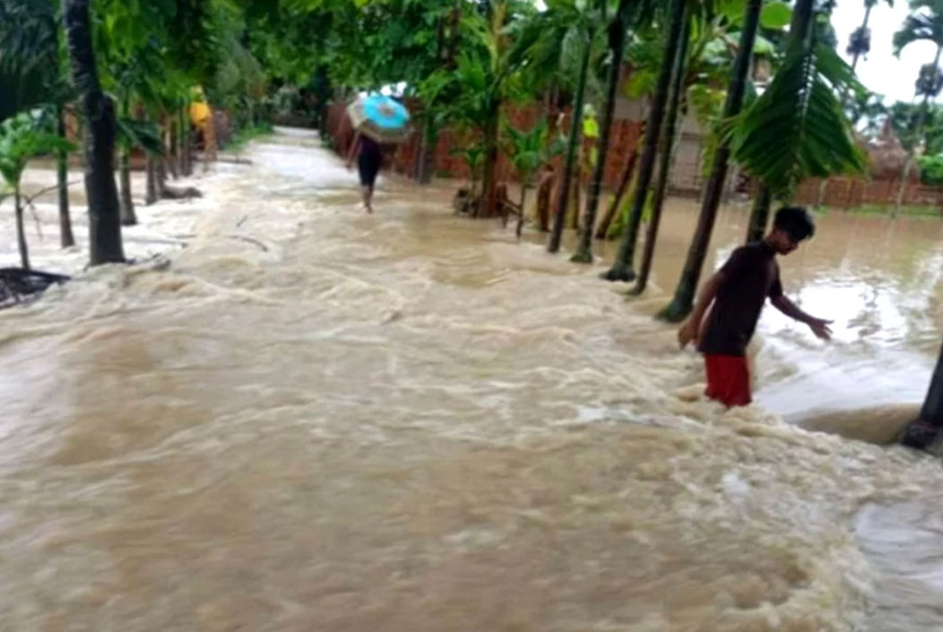 পাহাড়ি ঢলে সাজেকে আটকা পড়েছে ৬ শতাধিক পর্যটক