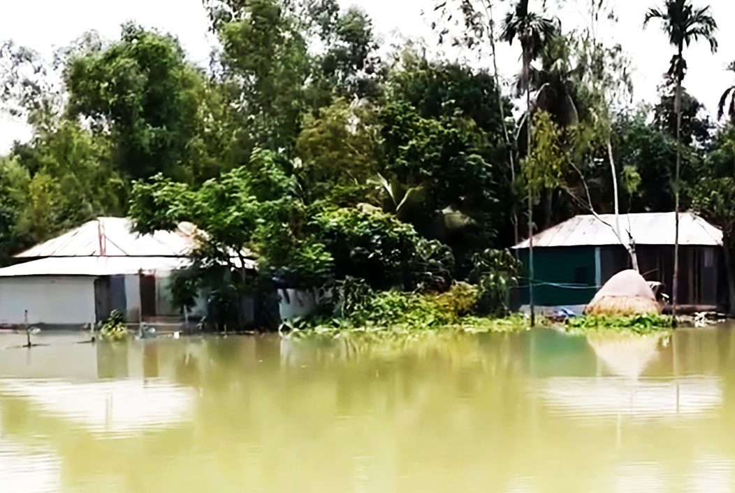 বন্যার পানিতে টাঙ্গাইলের ১০৮ গ্রামের মানুষ পানিবন্দি