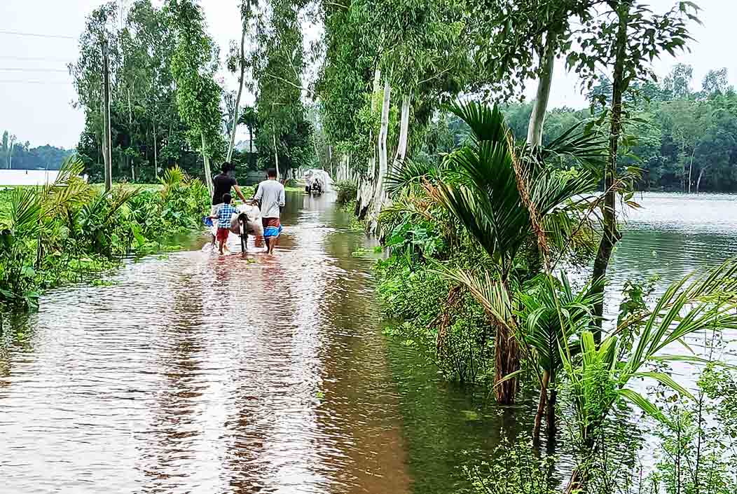 ব্রহ্মপুত্র ও ধরলার পানি বিপৎসীমার ওপরে, ১৫ হাজার পরিবার পানিবন্দি