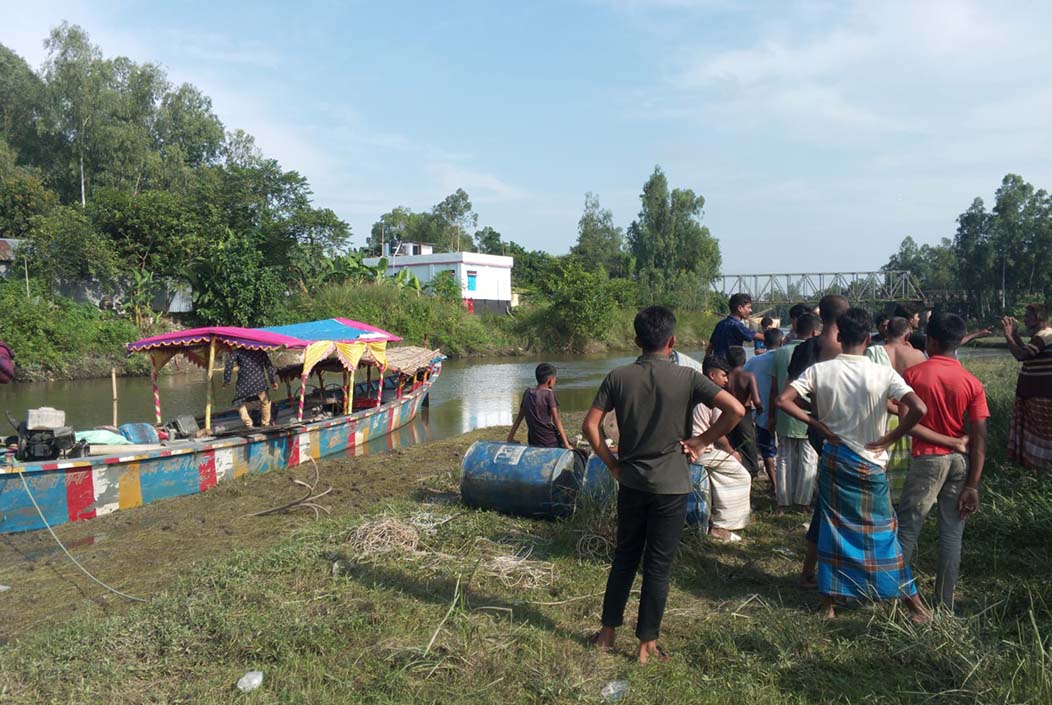 বগুড়ার শেরপুরে জনতার তোপের মুখে বন্ধ হলো বালু উত্তোলন