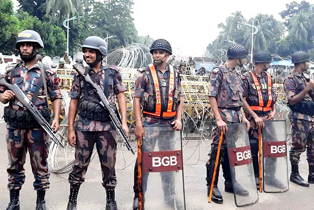 নিরাপত্তা জোরদারে বঙ্গভবন এলাকায় ২ প্লাটুন বিজিবি মোতায়েন