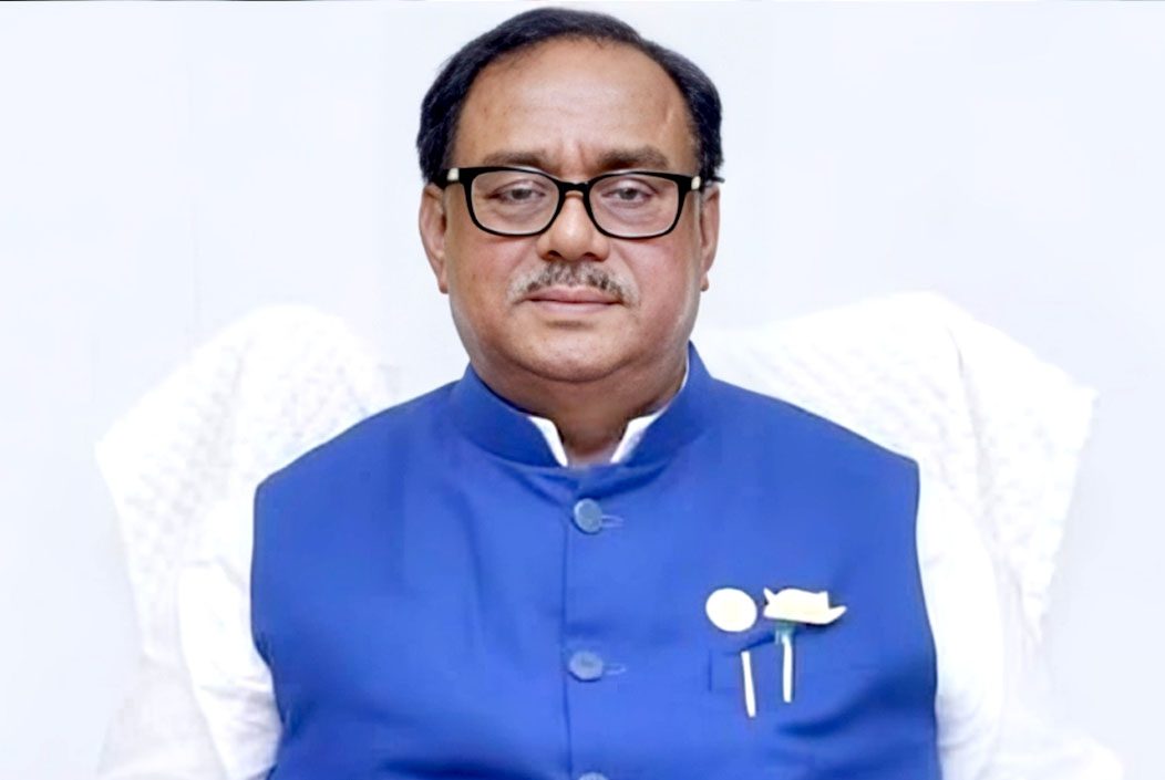 সাবেক খাদ্যমন্ত্রী সাধন মজুমদার ৭ দিনের রিমান্ডে