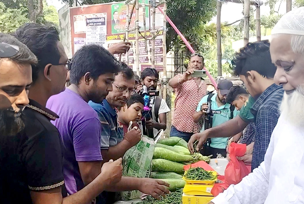 সিন্ডিকেট ভাঙতে বিনা লাভের দোকান নাগরিক কমিটির