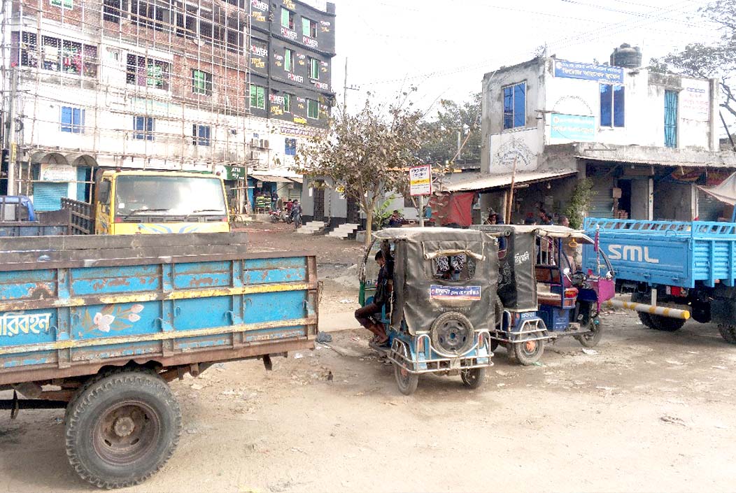 বগুড়ার শেরপুর পৌরসভায় টার্মিনাল না থাকায় টোল আদায় নিয়ে বিতর্ক