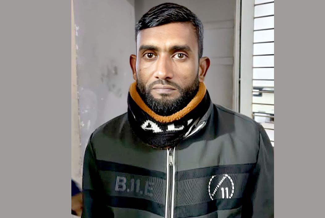 ৫২ পিছ ইয়াবাসহ মাদক ব্যবসায়ী আল আমিন আটক