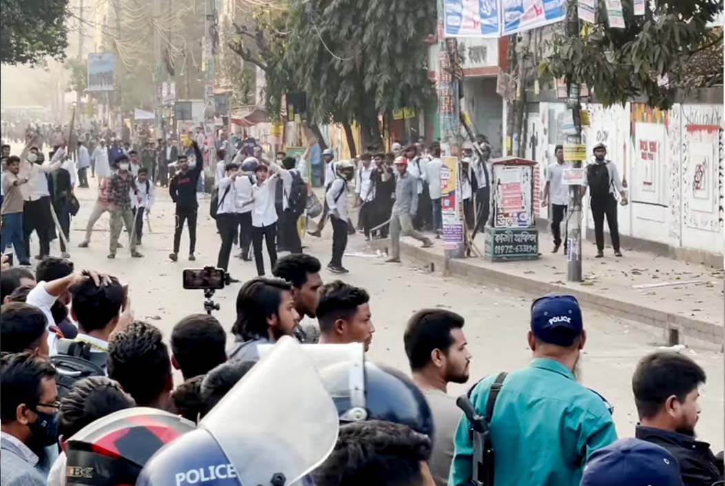 আইডিয়াল কলেজ ও সিটি কলেজের শিক্ষার্থীদের মধ্যে সংঘর্ষ