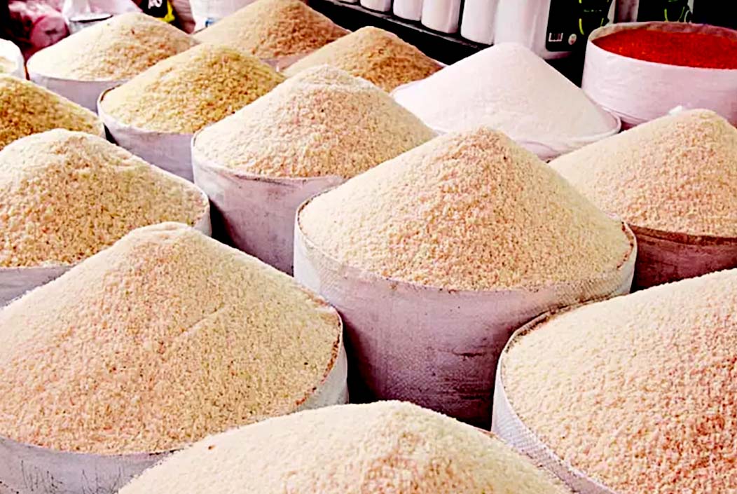 কমছে চালের দাম, স্বস্তিতে ক্রেতারা