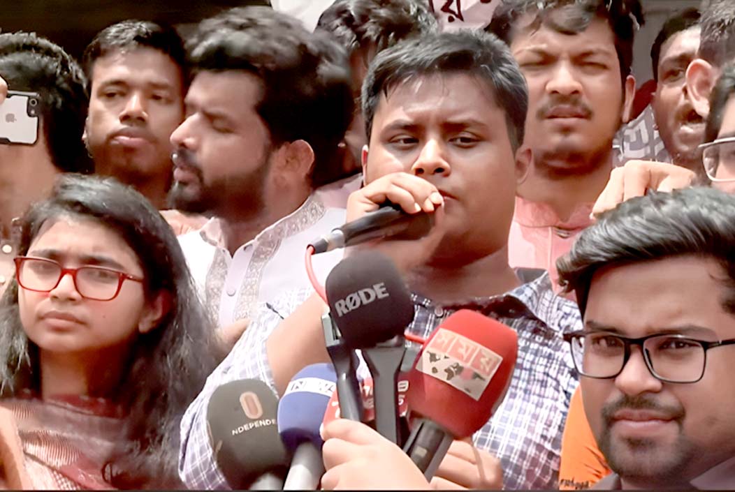 গণ-অভ্যুত্থানের প্রতিনিধি দুই উপদেষ্টা, এনসিপির কেউ নন
