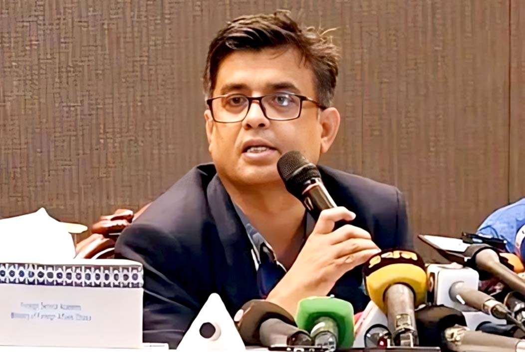 চট্টগ্রাম বন্দর কারও হাতে তুলে দিচ্ছি না শফিকুল আলম