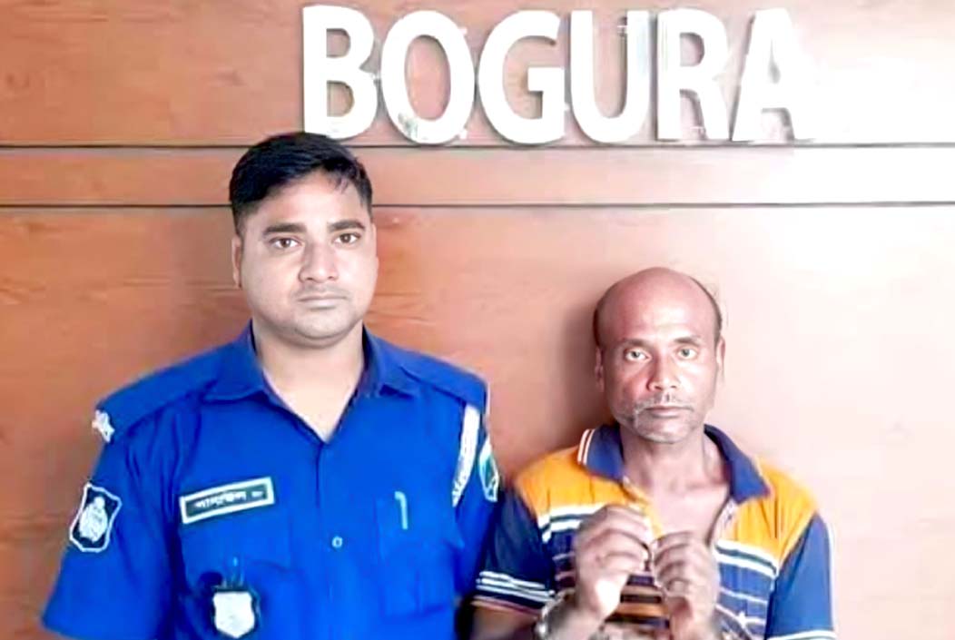 বগুড়ায় পুত্রবধুকে ধর্ষণের অভিযোগে শ্বশুর গ্রেফতার