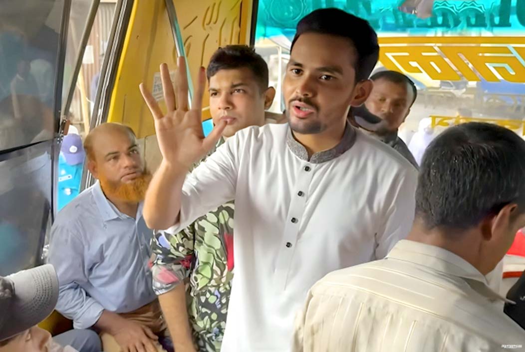 ঈদযাত্রা নির্বিঘ্ন করতে মাঠে প্রশাসন, অতিরিক্ত ভাড়ায় জরিমানা