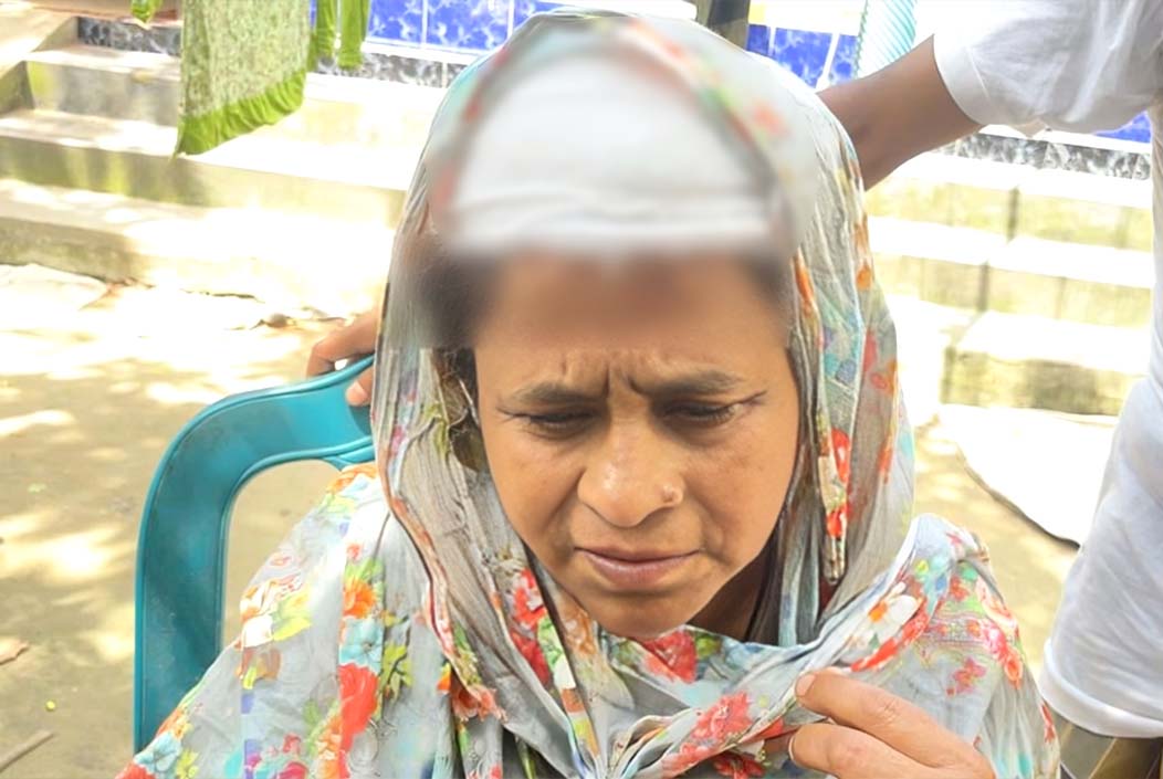 নেশা-জুয়ার টাকা না পেয়ে মায়ের মাথায় লোহার পাইপের আঘাত ছেলের