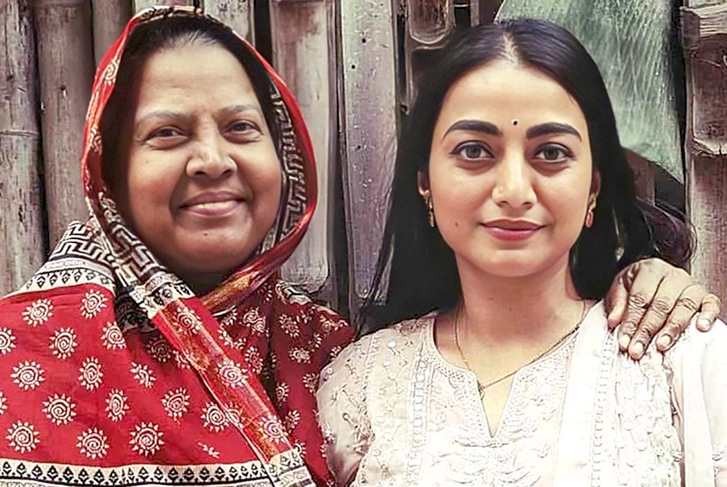 মা হারালেন অভিনেত্রী অর্ষা, চিকিৎসাসেবা নিয়ে ক্ষোভ স্বামীর