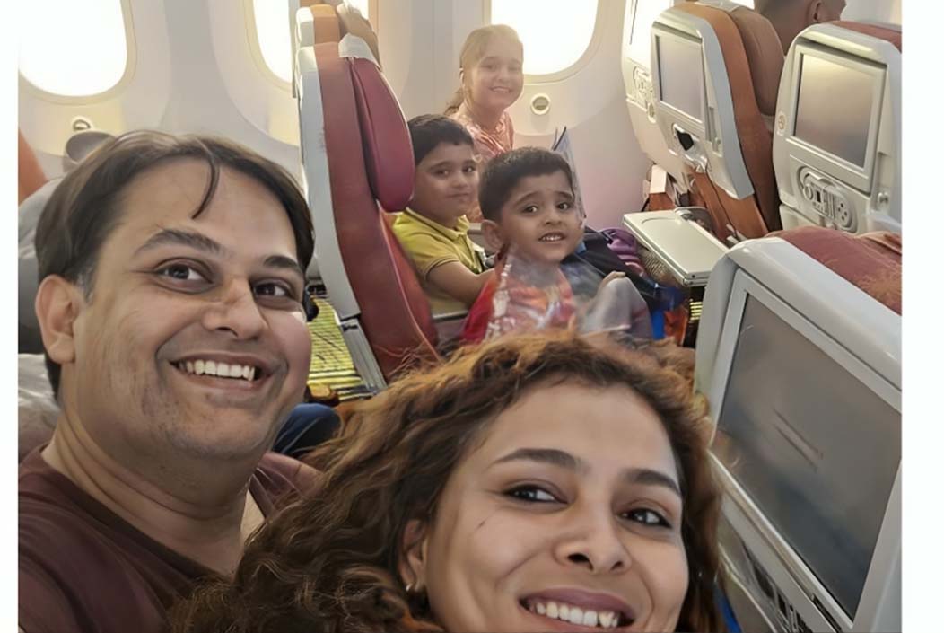 লন্ডনের পথে শেষ সেলফি, রাজস্থানের চিকিৎসক দম্পতি ও সন্তানদের করুণ বিদায়
