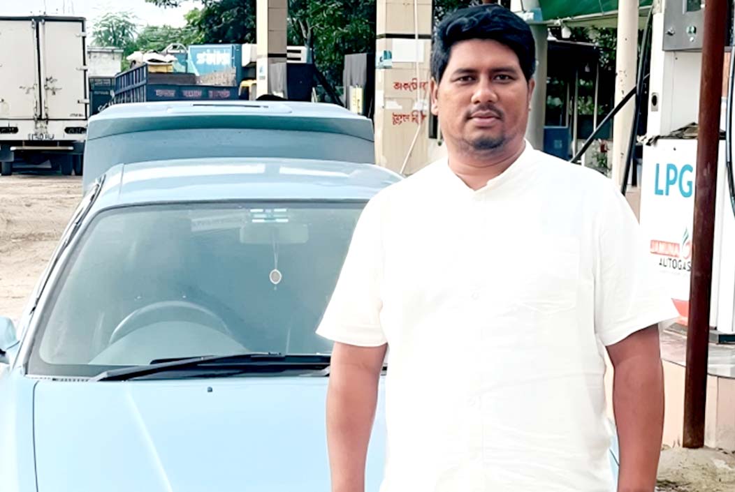 খুলনায় প্রকাশ্যে যুবদল নেতাকে গুলি ও পায়ের রগ কেটে হত্যা