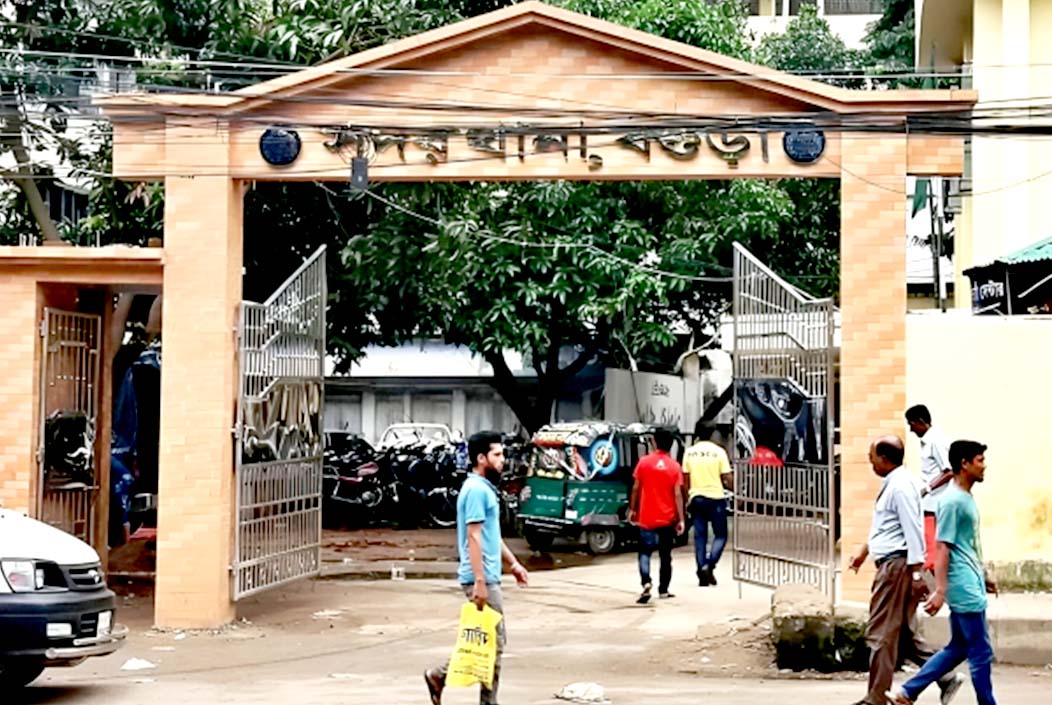 বগুড়ায় হত্যাচেষ্টা মামলার স্বাক্ষীকে কুপিয়ে জখম