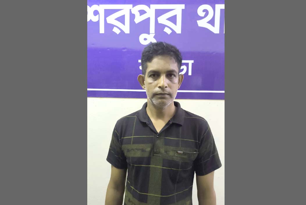 রেজিস্ট্রি অফিস থেকে গ্রেফতার শেরপুরের সাবেক কাউন্সিলর চন্দন কুমার দাস
