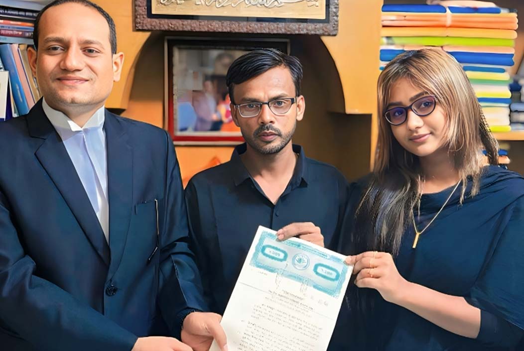 সব ভুলে আবারও এক হলেন হিরো আলম-রিয়ামনি