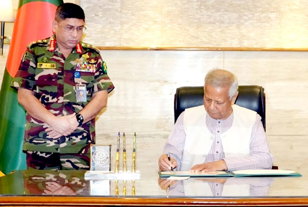 সৎ, নীতিবান ও দক্ষ অফিসাররাই পদোন্নতির যোগ্য প্রধান উপদেষ্টা
