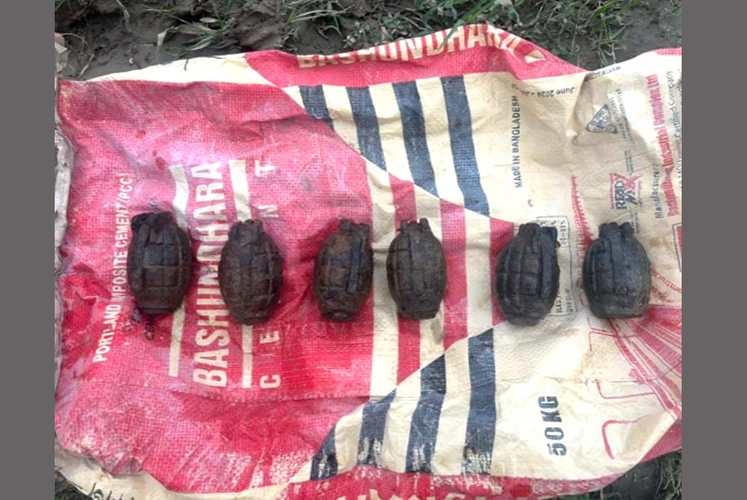 বগুড়ায় খালে মিলল ৬টি গ্রেনেড