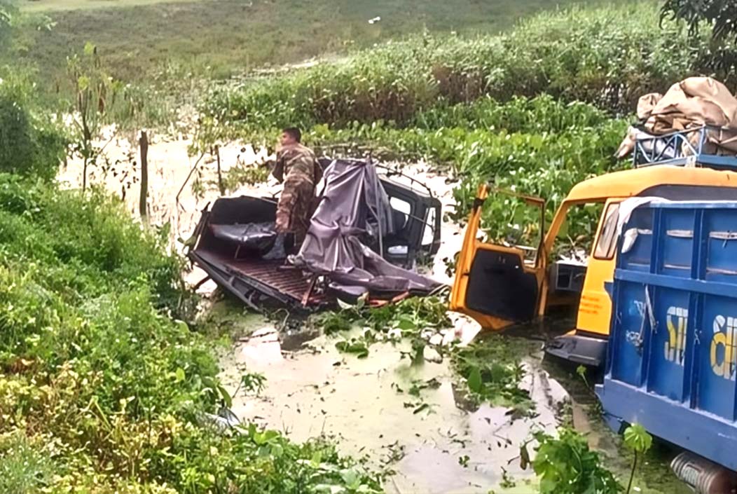 রাজশাহীতে ট্রাকের ধাক্কায় সেনা টহলগাড়ি খাদে, ৮ সেনাসদস্য আহত