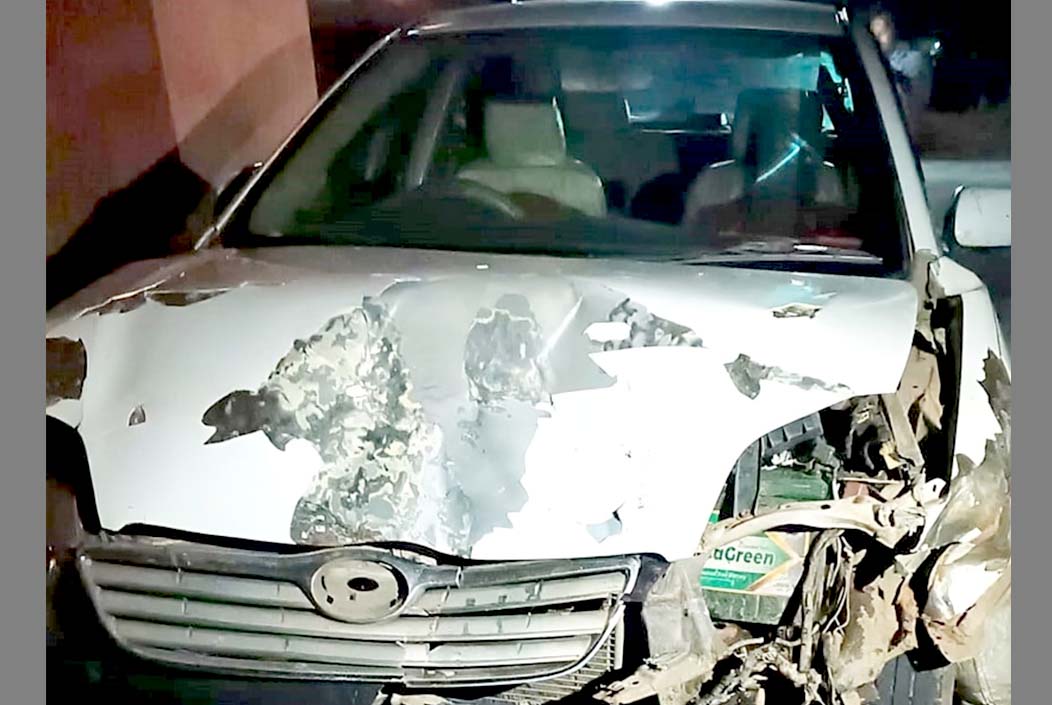 বগুড়ায় প্রাইভেটকার-অটোরিকশার মুখোমুখি সংঘর্ষে প্রাণ গেল চালকের