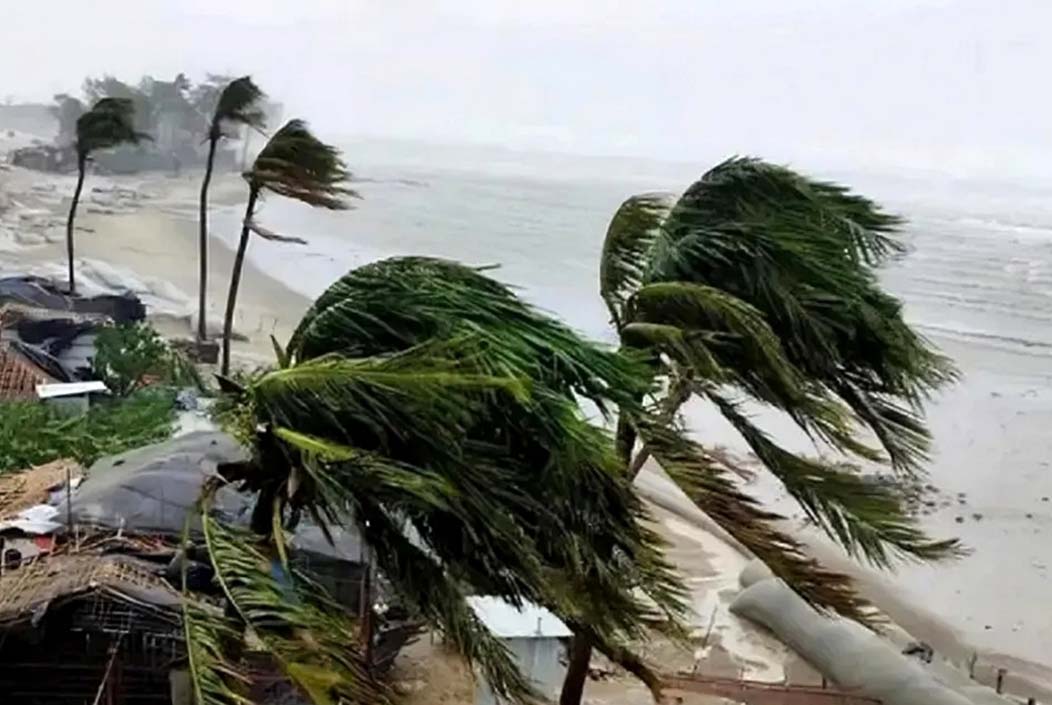 সন্ধ্যার মধ্যে ৭ জেলায় ৬০ কিমি বেগে ঝড়ের আভাস