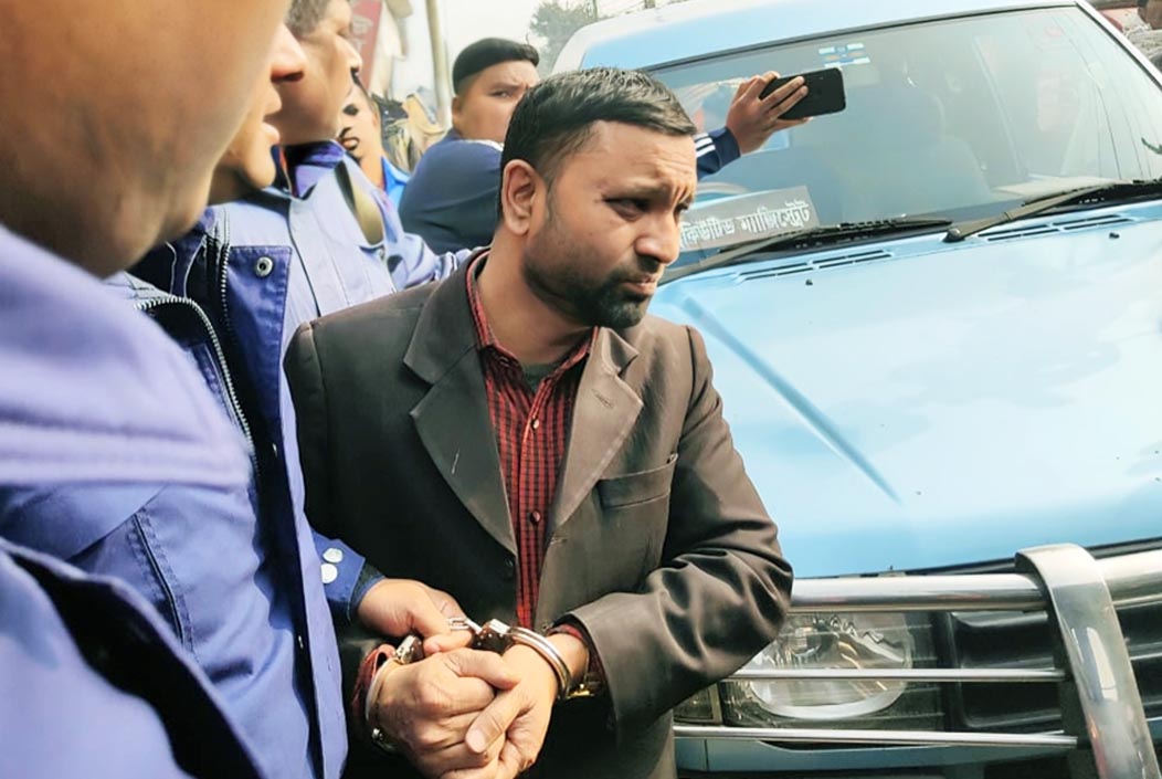 নীলফামারীতে এক ভুয়া ডাক্তার আটক নীলফামারীতে এক ভুয়া ডাক্তার আটক