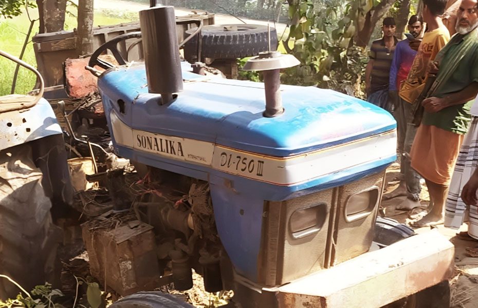 জয়পুরহাটে ট্রাক্টরের ধাক্কায় এক নারীর মৃত্যু জয়পুরহাটে ট্রাক্টরের ধাক্কায় এক নারীর মৃত্যু