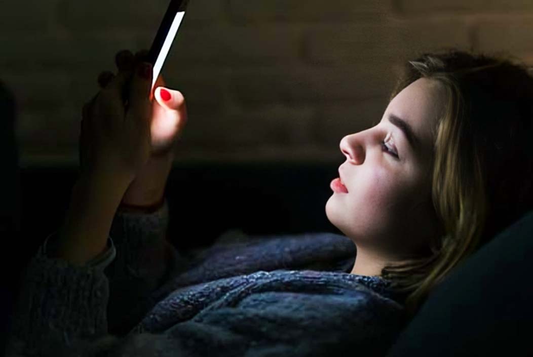 প্রতিদিন গভীর রাতে ঘুমালে যে সমস্যাগুলো হয়