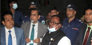 বগুড়ার শেরপুরে চাল কলের গুদামে খাদ্য মন্ত্রীর অভিযান