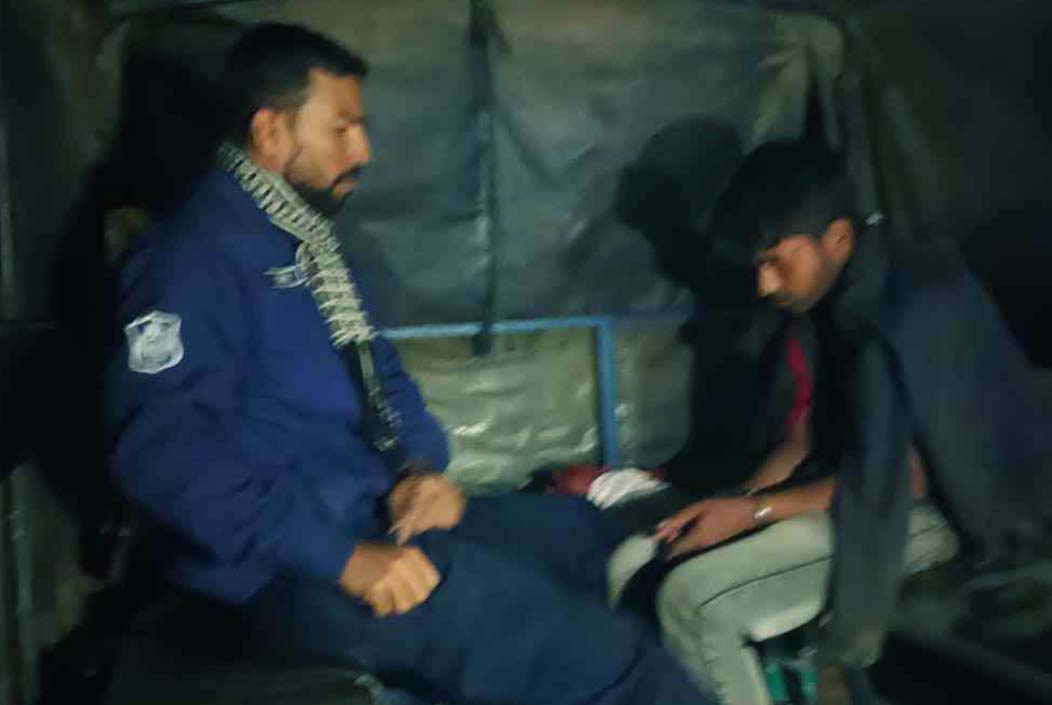 মানিকগঞ্জে ২ শিশুকে ধর্ষণচেষ্টায় যুবক আটক মানিকগঞ্জে ২ শিশুকে ধর্ষণচেষ্টায় যুবক আটক