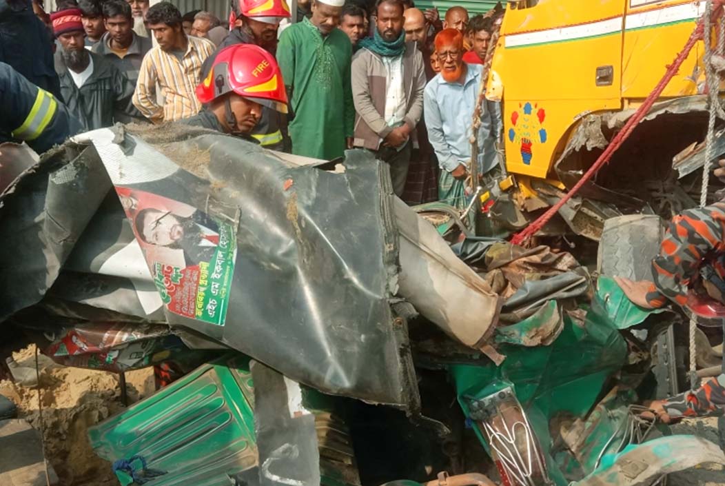 শেরপুরের ঝিনাইগাতীতে ট্রাক ও সিএনজি'র মুখোমুখি সংঘর্ষে নিহত ১, আটত ২ শেরপুরের ঝিনাইগাতীতে ট্রাক ও সিএনজি'র মুখোমুখি সংঘর্ষে নিহত ১, আটত ২