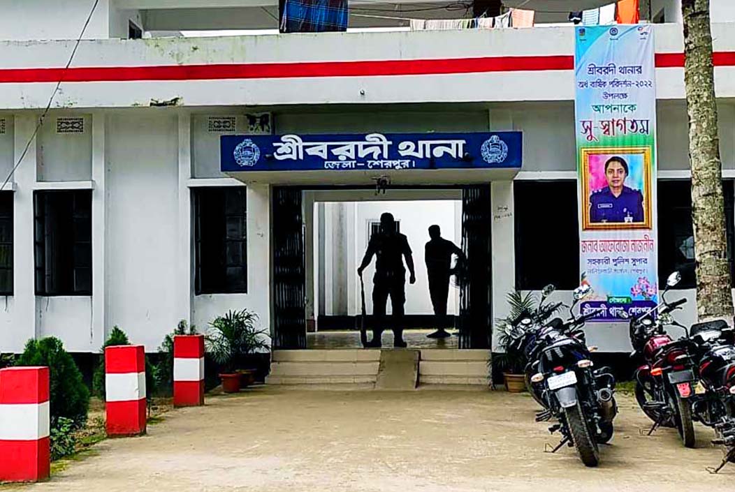 শেরপুরের শ্রীবরদীতে হাতুড়ির আঘাতে বাবাকে হত্যা, ছেলে গ্রেফতার শেরপুরের শ্রীবরদীতে হাতুড়ির আঘাতে বাবাকে হত্যা, ছেলে গ্রেফতার