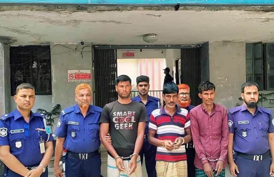 গোপালগঞ্জের মুকসুদপুরে ডাকাত দলের ৩ সদস্য আটক গোপালগঞ্জের মুকসুদপুরে ডাকাত দলের ৩ সদস্য আটক