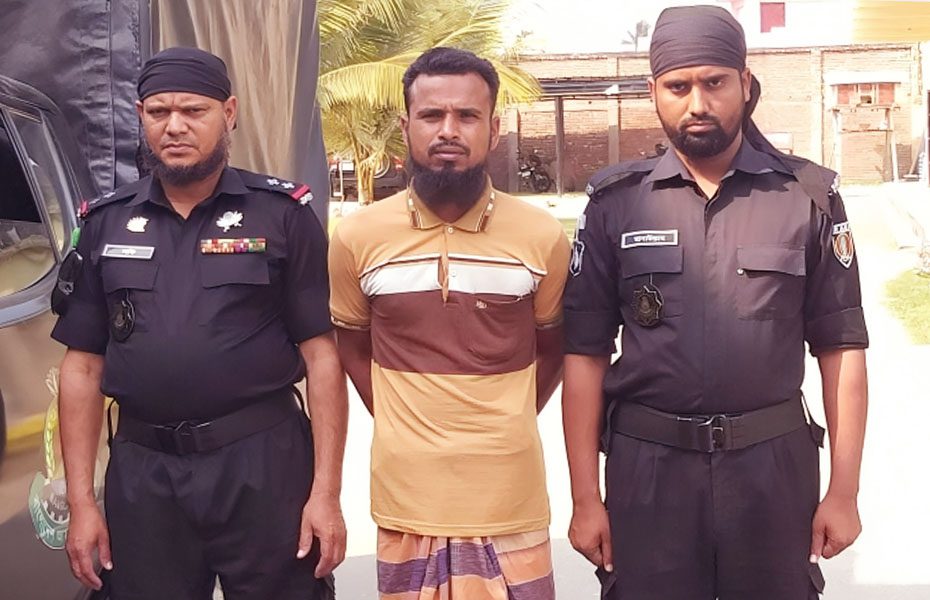 ধর্ষণের পর মোবাইল ফোনে ভিডিও ধারণ, যুবক আটক ধর্ষণের পর মোবাইল ফোনে ভিডিও ধারণ, যুবক আটক