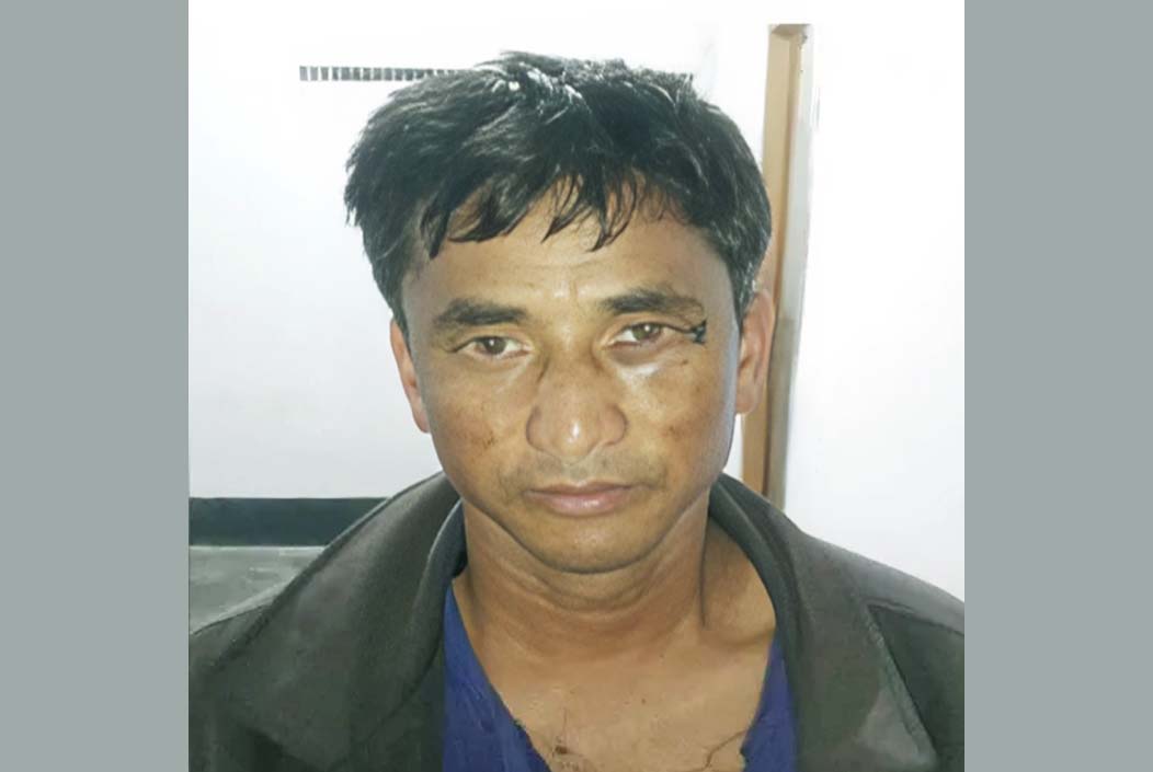বগুড়ার ধুনটে দরজা কেটে ঘরে ঢুকে ধর্ষণ চেষ্টাকালে এক ব্যক্তিকে থানায় সোপর্দ বগুড়ার ধুনটে দরজা কেটে ঘরে ঢুকে ধর্ষণ চেষ্টাকালে এক ব্যক্তিকে থানায় সোপর্দ