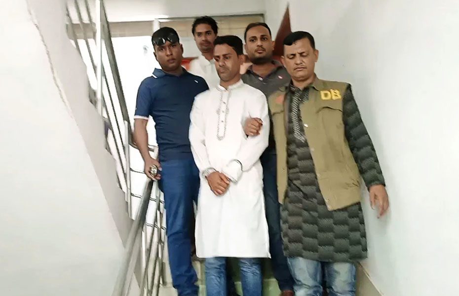 বাগেরহাটে জাল নোট তৈরির সরঞ্জামসহ গ্রেফতার ১ বাগেরহাটে জাল নোট তৈরির সরঞ্জামসহ গ্রেফতার ১