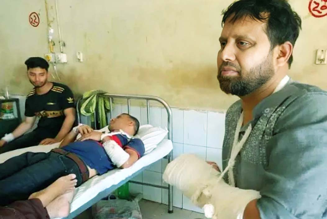 কুষ্টিয়ায় ধুমপান করতে নিষেধ করায় শিক্ষককে ছুরিকাঘাতে যখম কুষ্টিয়ায় ধুমপান করতে নিষেধ করায় শিক্ষককে ছুরিকাঘাতে যখম