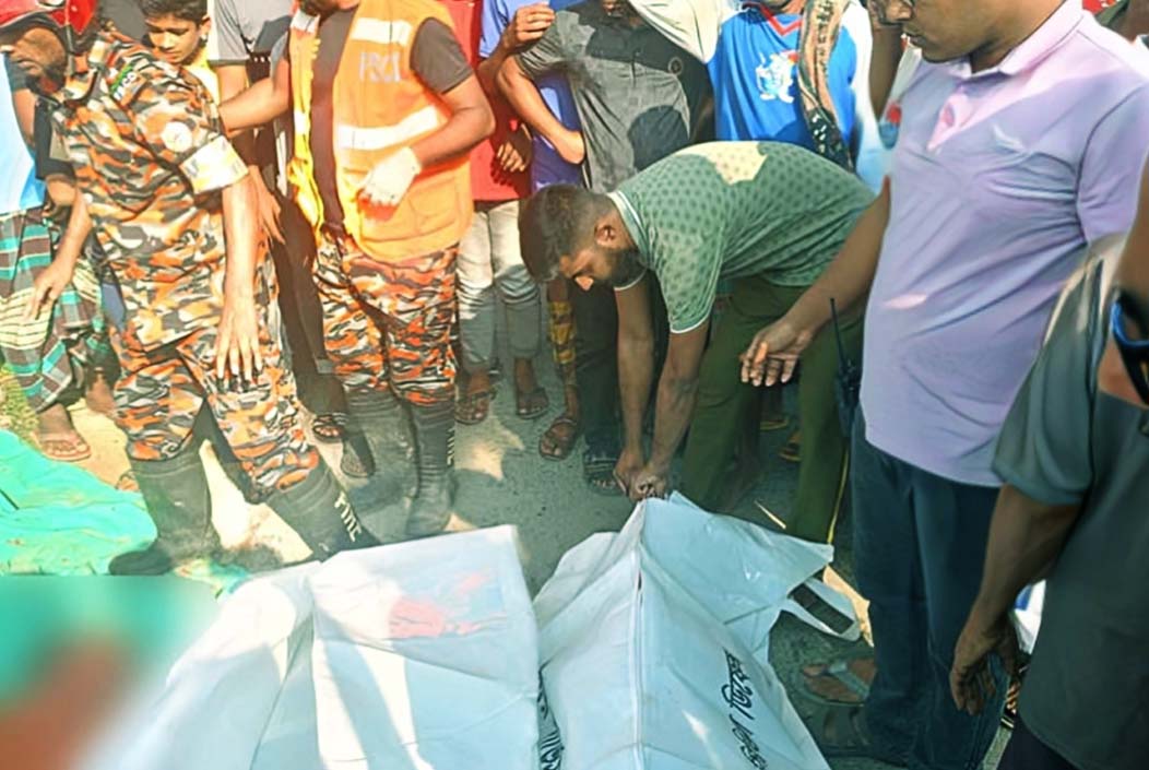 মেহেরপুরে ট্রাকের ধাক্কায় ২ সাইকেল আরোহী নিহত মেহেরপুরে ট্রাকের ধাক্কায় ২ সাইকেল আরোহী নিহত