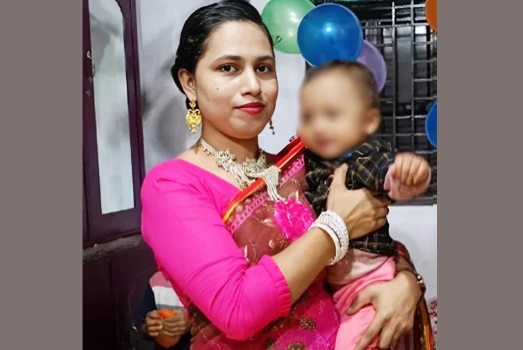 শিশুসন্তানকে নিয়ে ট্রেনের নিচে ঝাঁপ দিয়ে গৃবধূর আত্মহত্যা শিশুসন্তানকে নিয়ে ট্রেনের নিচে ঝাঁপ দিয়ে গৃবধূর আত্মহত্যা